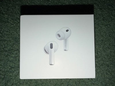 Apple AirPods Pro with MagSafe Wireless Charging Case - White